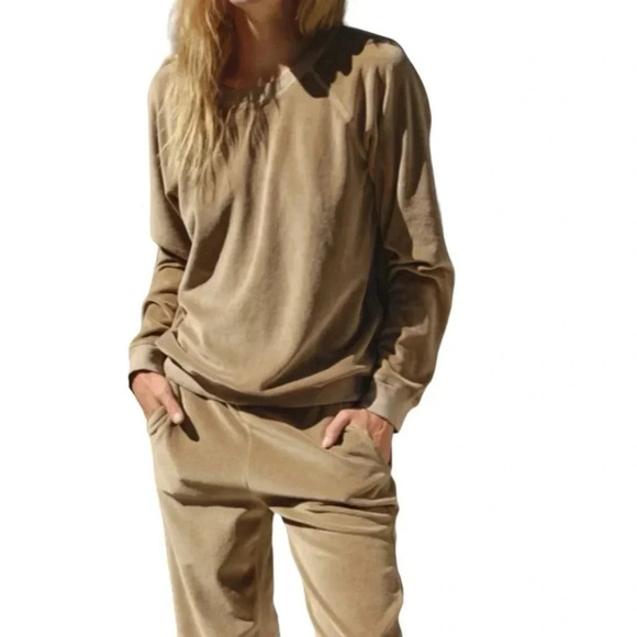 AMO Velour Sweatshirt Light Olive Size M Crew Neck Size M Long Sleeve - Picture 1 of 15